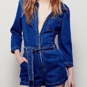 FREE PEOPLE | 3/4 Sleeve Zip-Up Tie Waist Denim Romper size 2 100% cotton
